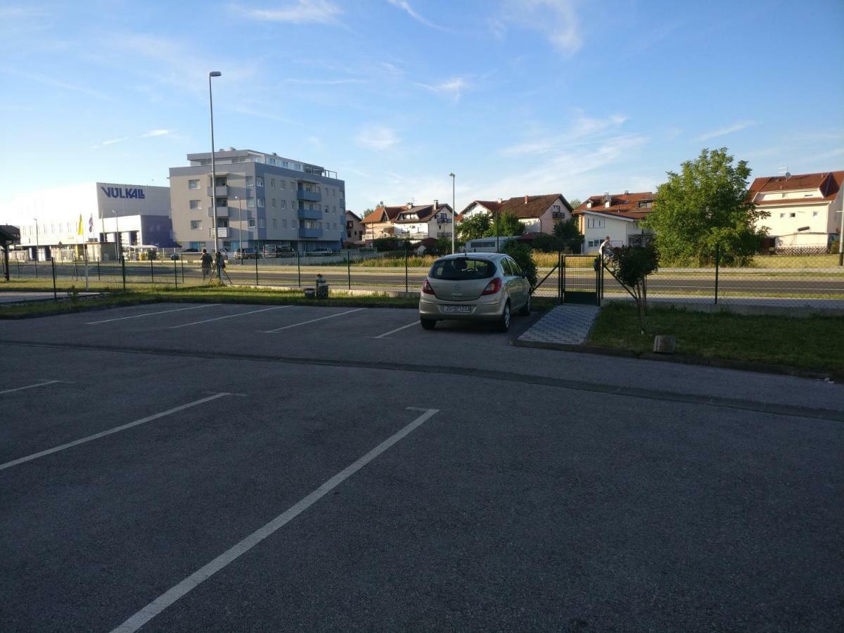 Apartman Luna Near Zagreb Airport Velika Gorica Eksteriør billede